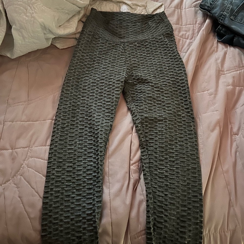 Gray amazon booty scrunch gym leggings/ s: S